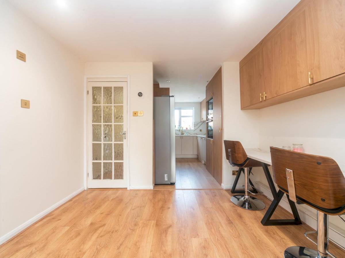 Casa vacanze Pass The Keys Spacious Cosy Close To Abbey Wood Londra