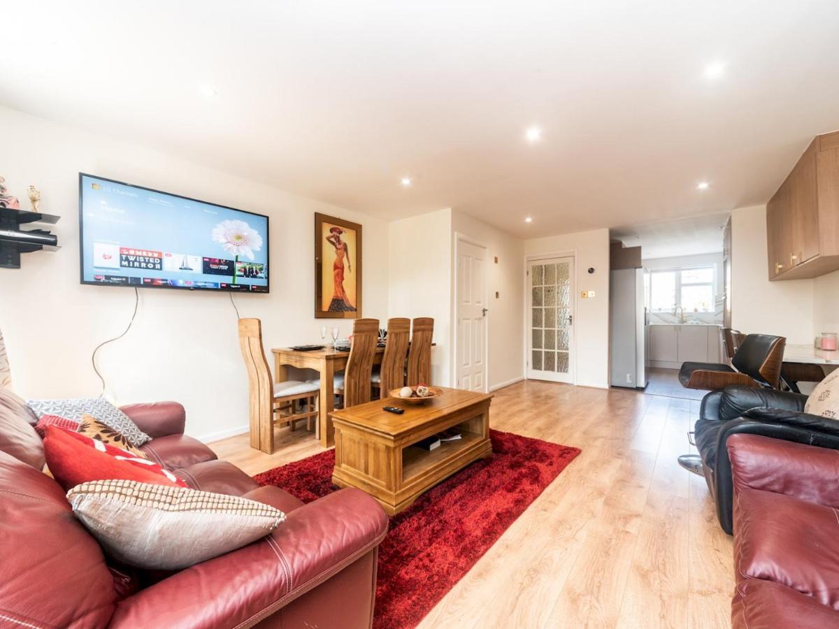 Ferienhaus Pass The Keys Spacious Cosy Close To Abbey Wood *